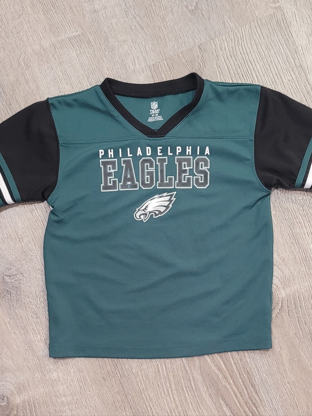 NFL Phila Eagles Tee 4T NWOT